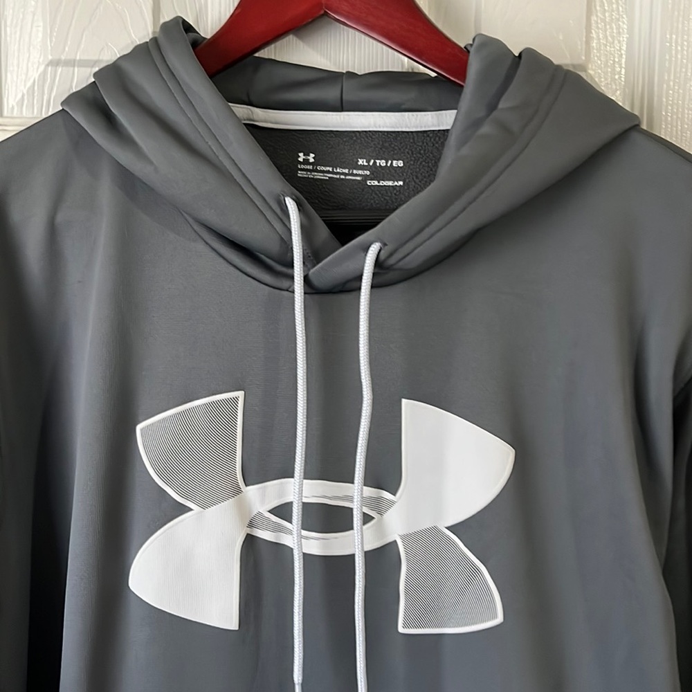 Under Armour gray hoodie - XL.
